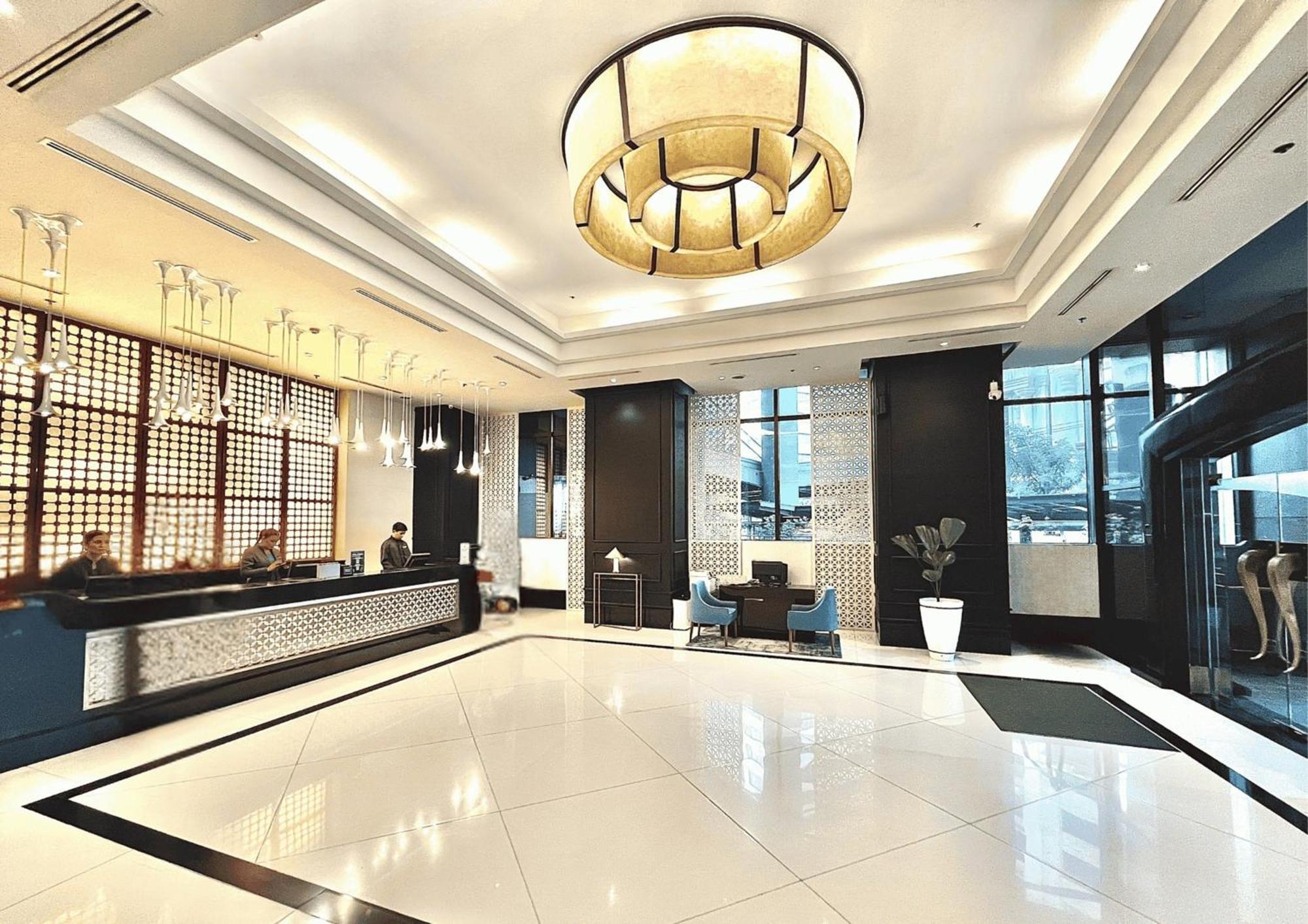 Holiday Inn & Suites Manila Galleria By Ihg Pasig City Exterior photo